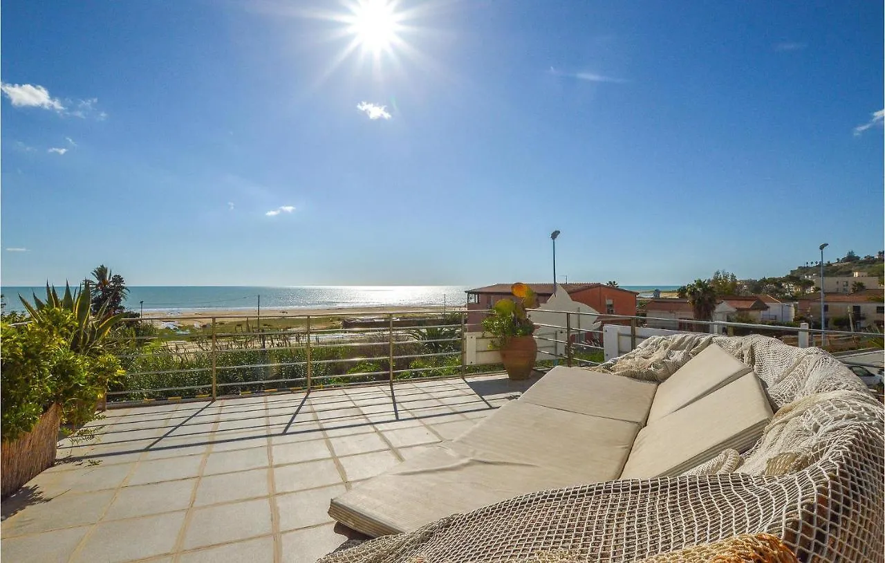 Cozy Apartment In Porto Empedocle With Kitchen