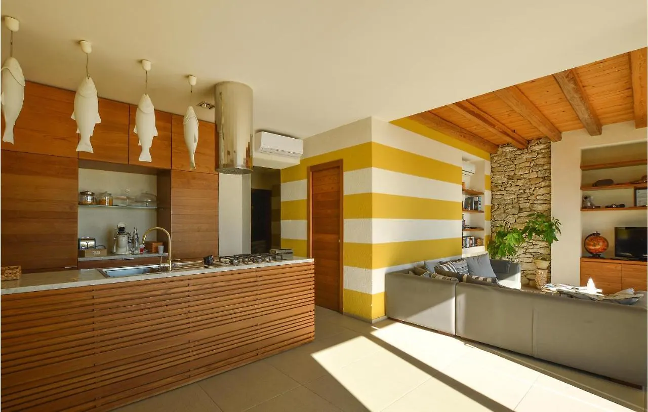 Cozy Apartment In Porto Empedocle With Kitchen